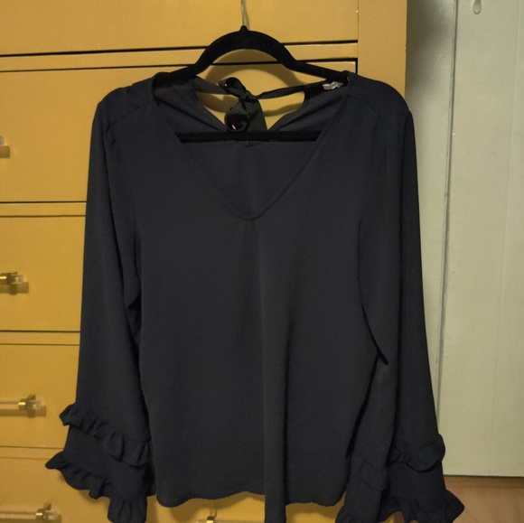 --**$$3/12$$**-- Blousy Black Crepe Top w/ Ruffle Long Sleeves & Ribbon Tie - Picture 1 of 4